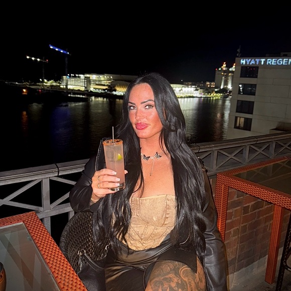 Meet the Posher 👋🏻 - Picture 3 of 3